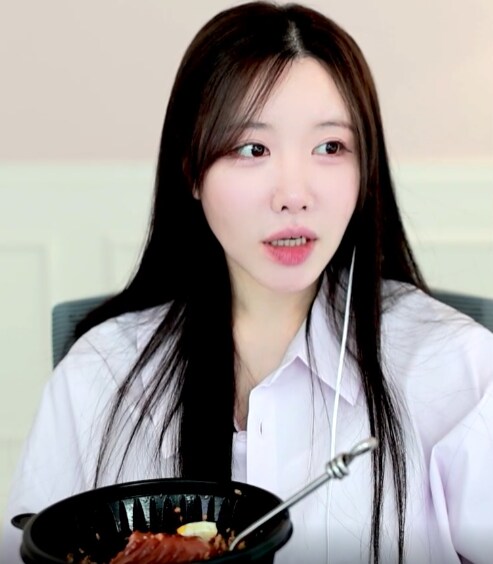 인방) 초승달이 말하는 마이크 허 썰 ㄷㄷ_1.png