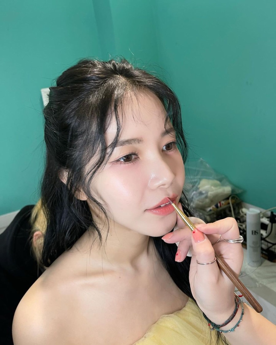 240330.솔라.인스타그램 4.jpg