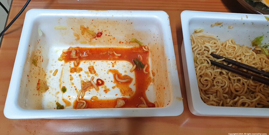 [스압]한국 세븐일레븐에서 독점 출시한 페양그 야키소바 2가지_10.jpg