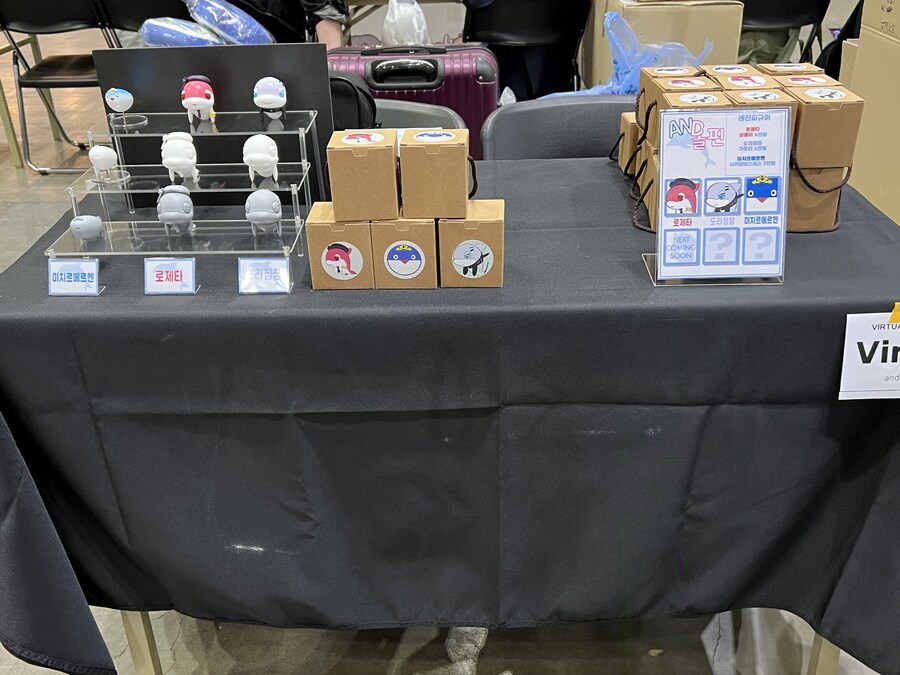 근튜버)일러스타페스 부스 설치완료_1.jpg