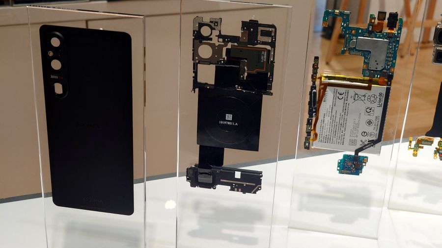 너도 멸종되지 않게 조심해 - 신형 엑스페리아 1 VI_11.jpg