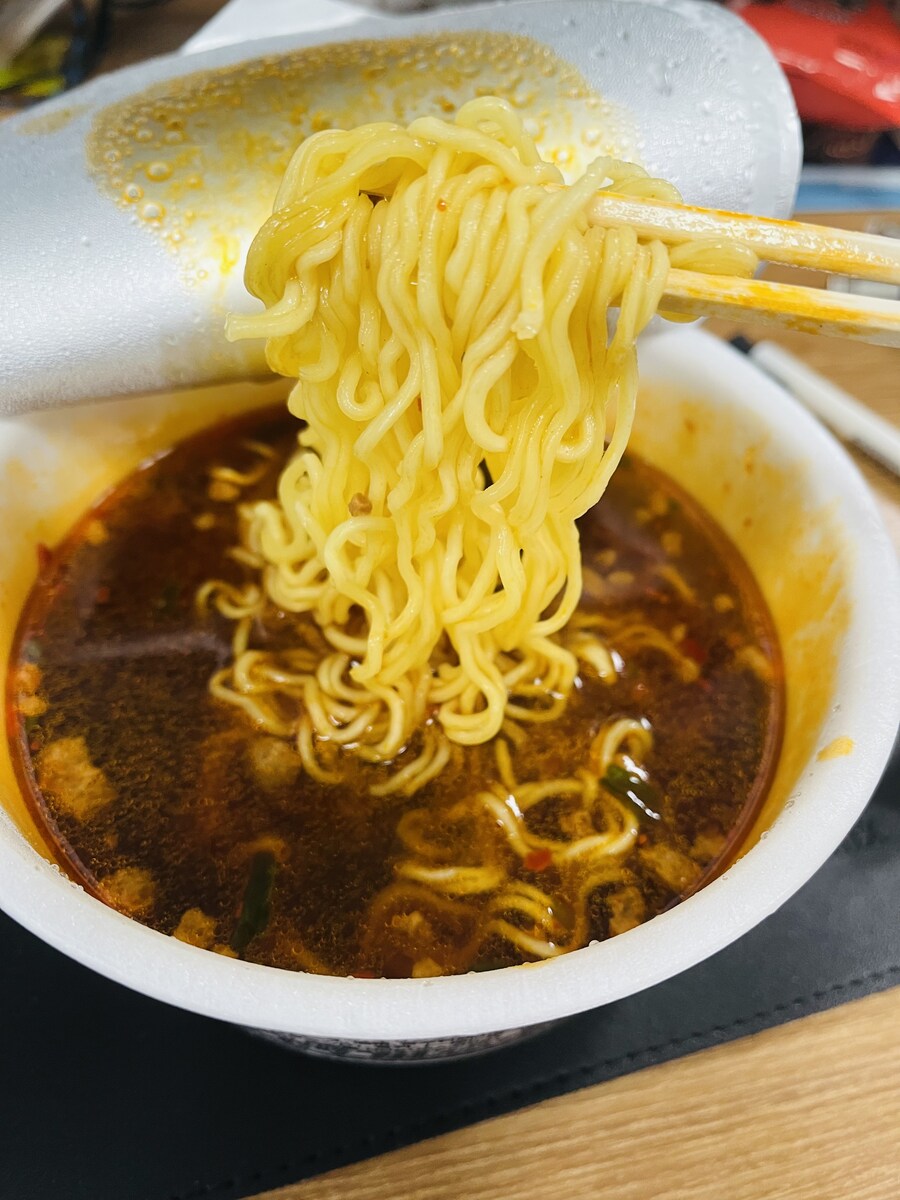 타이완 라멘 컵 & 치킨마요 소짜_4.jpg
