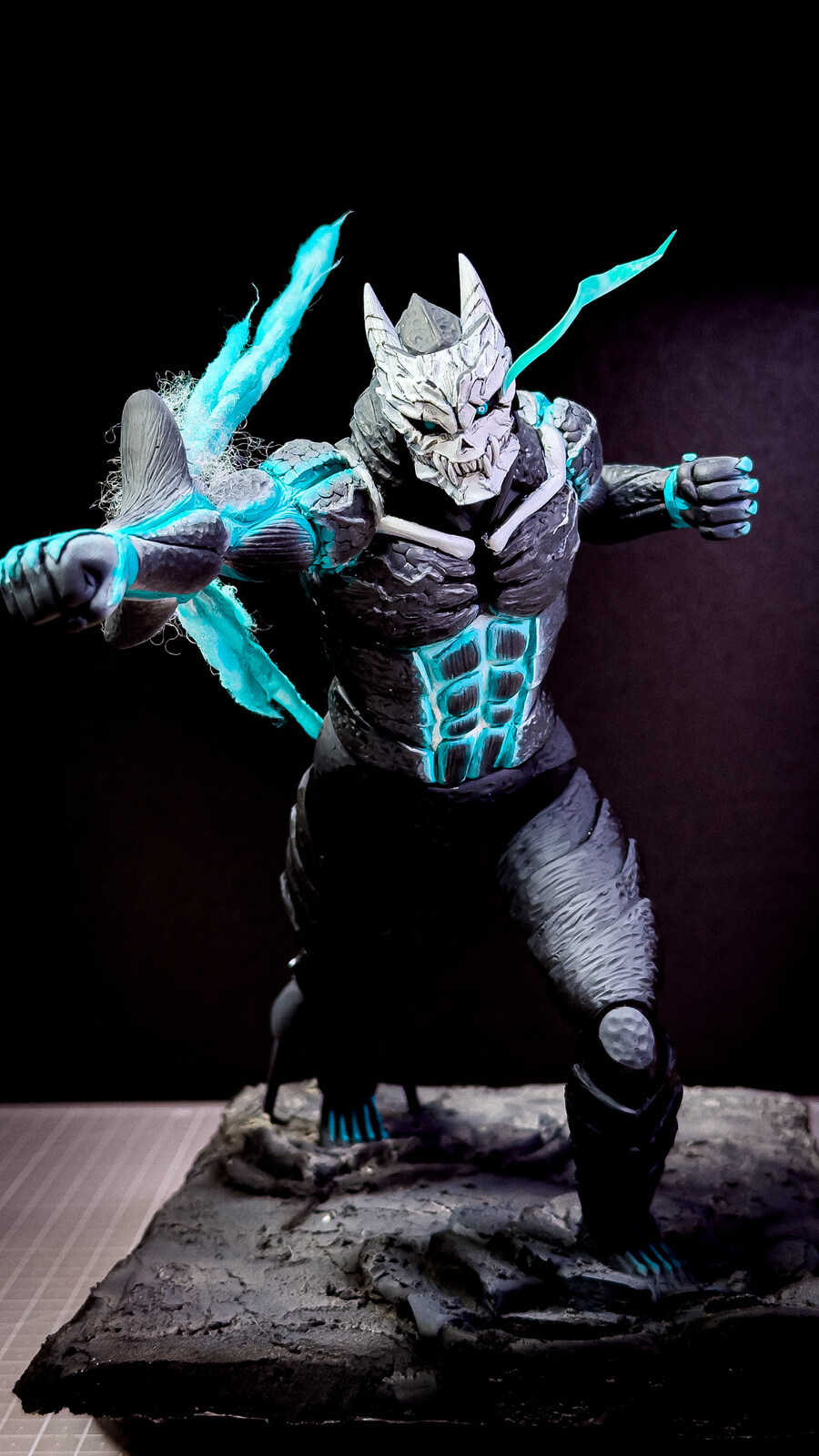 300시간 동안 괴수8호 만들기_34.jpg