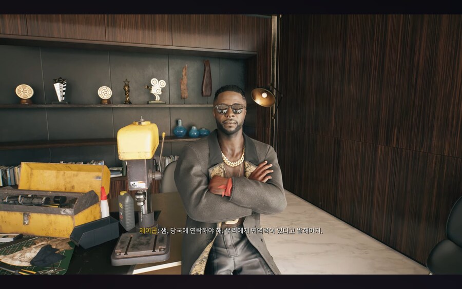 좀비 겜의 클리셰를 현실적으로 비꼬는 NPC(전작 주인공)_1.jpg