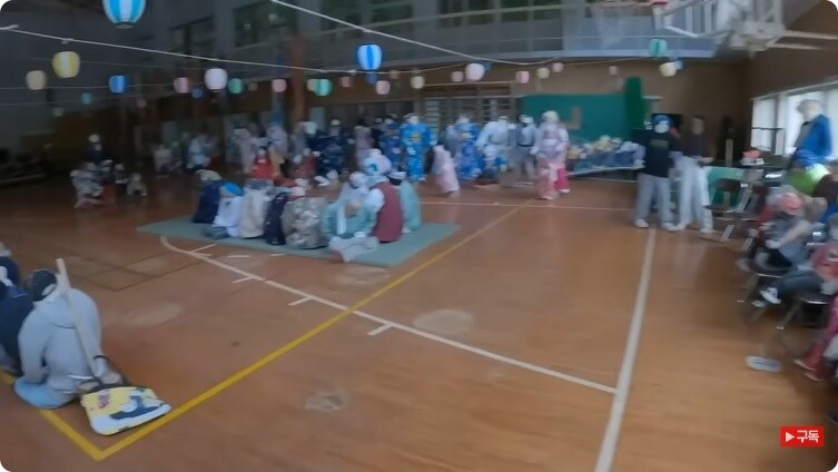 공포게임 도입부같은 유튜버의 일본여행_21.jpg