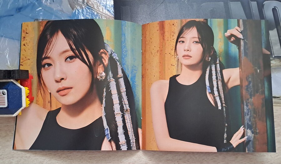 NiziU (니쥬) RISE UP (첫회한정생산반 B)_12.jpg