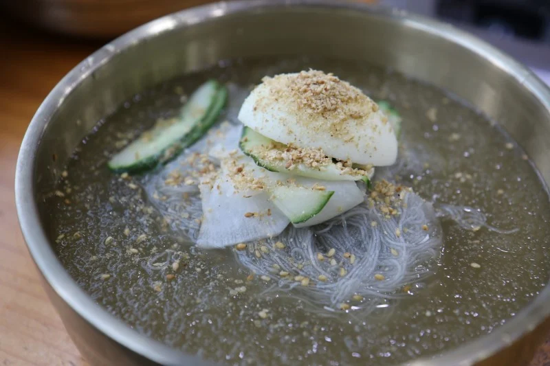 냉면 면 얇은거 좋아함^^_2.webp