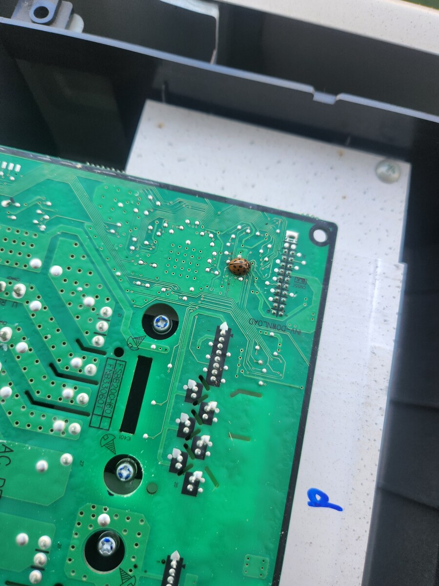 이 날씨에 에어컨 고장난 사유가 유머.jpg_1.jpg