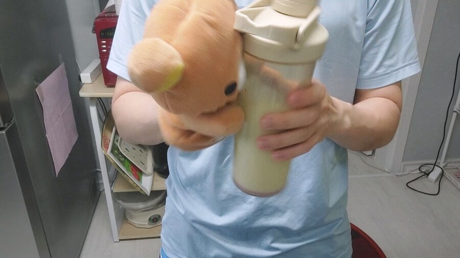 너무 더울땐 시원한 딸기우유 한잔해 이모!_47.jpg
