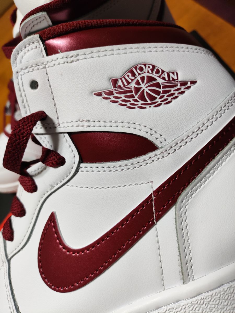 나이키 에어 조던 1 하이 85 메탈릭 버건디_3.jpg