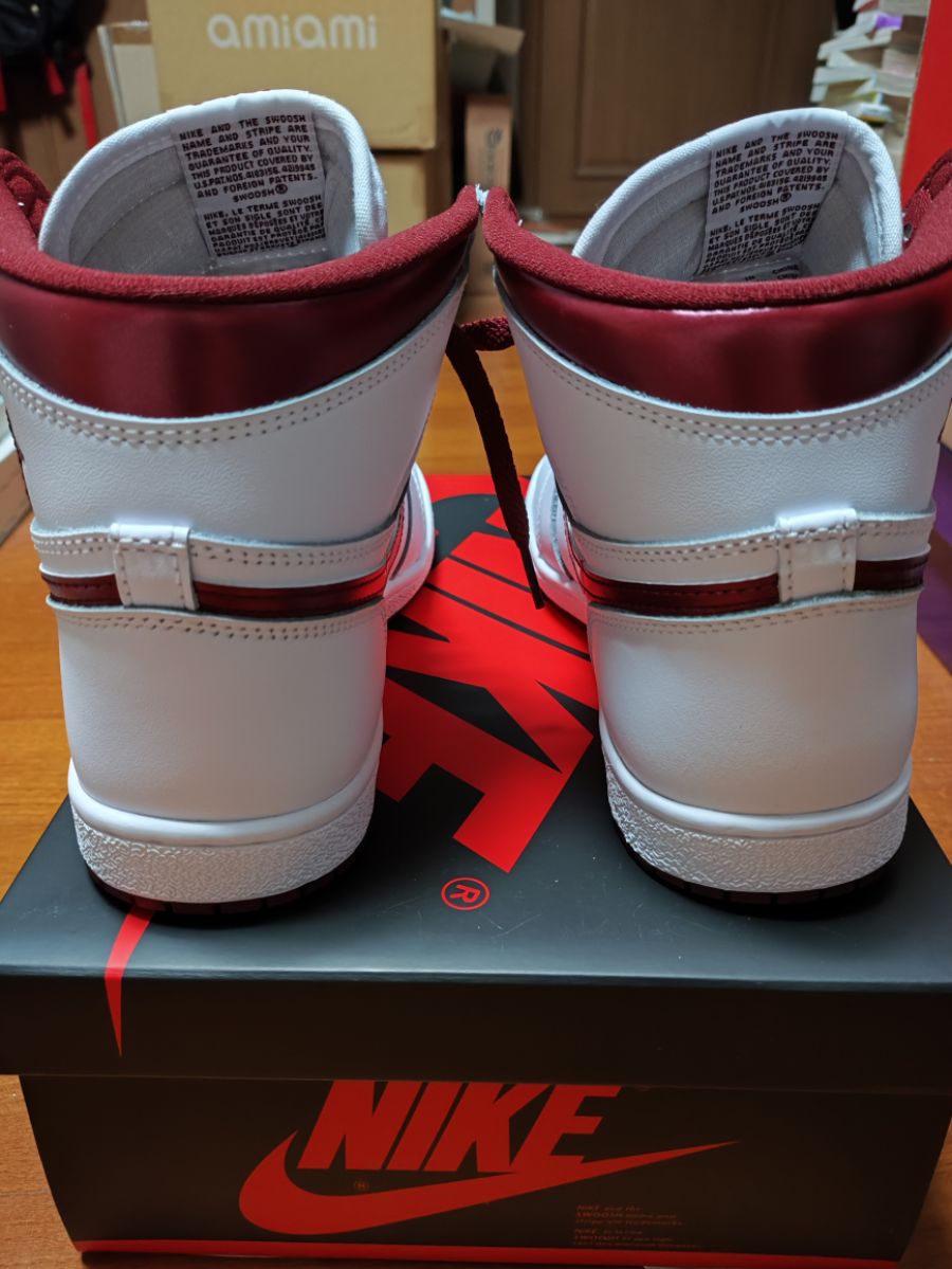 나이키 에어 조던 1 하이 85 메탈릭 버건디_4.jpg