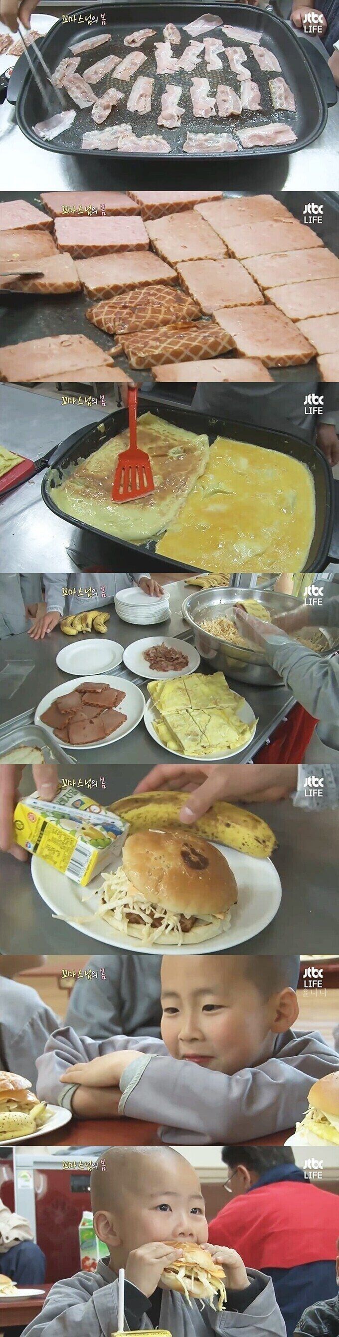 스님이 만든 햄버거 먹는 동자승_1.jpg