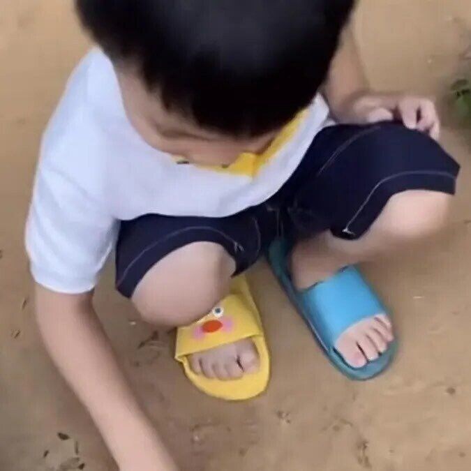 아들 슬리퍼보고 오열한 엄마_1.jpg