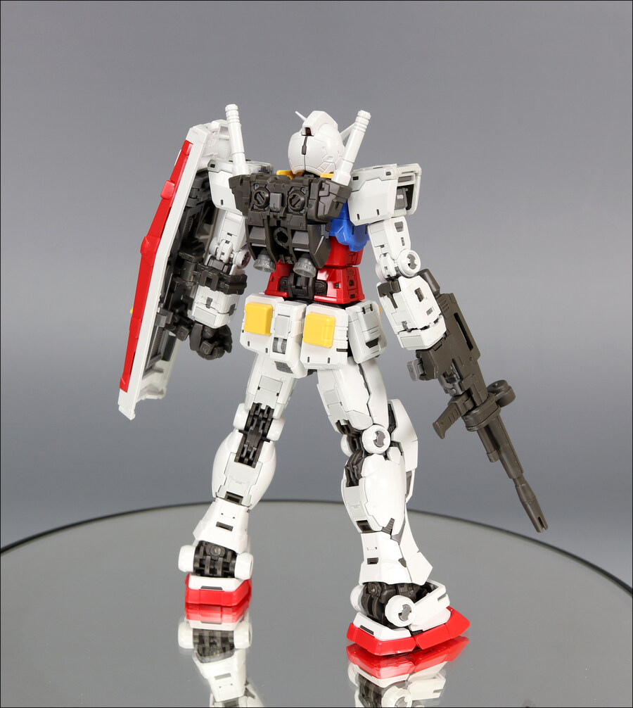 [RG] 퍼스트건담 2.0 조립 완성_6.jpg