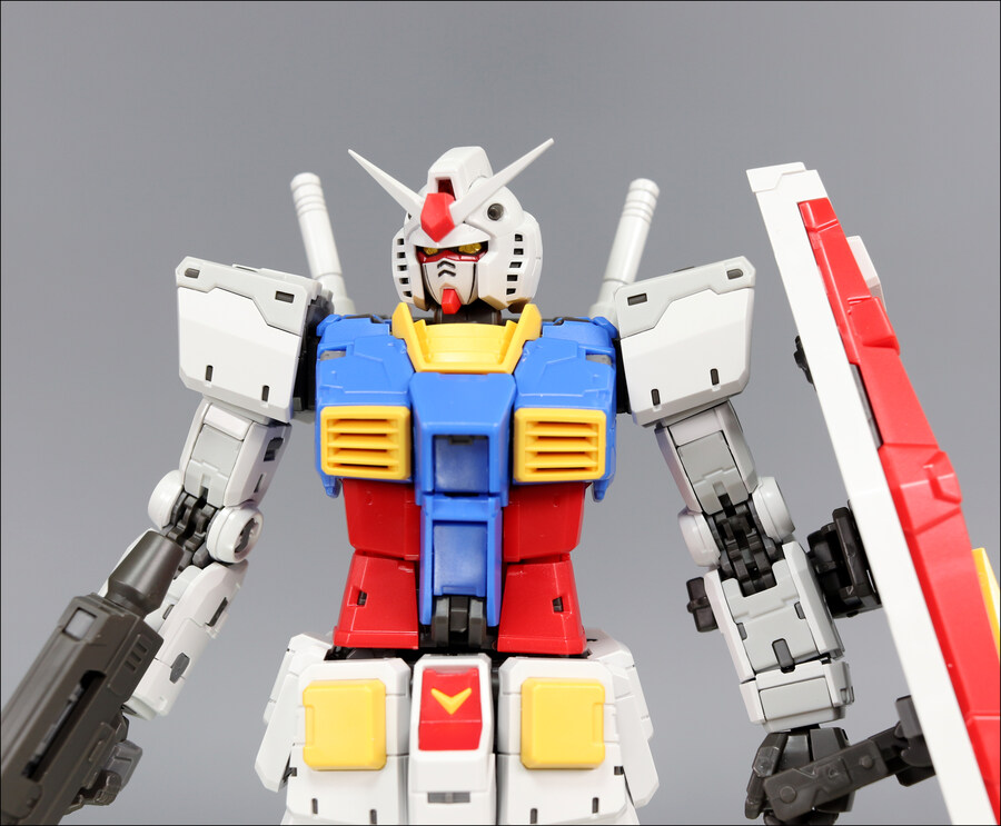 [RG] 퍼스트건담 2.0 조립 완성_12.jpg