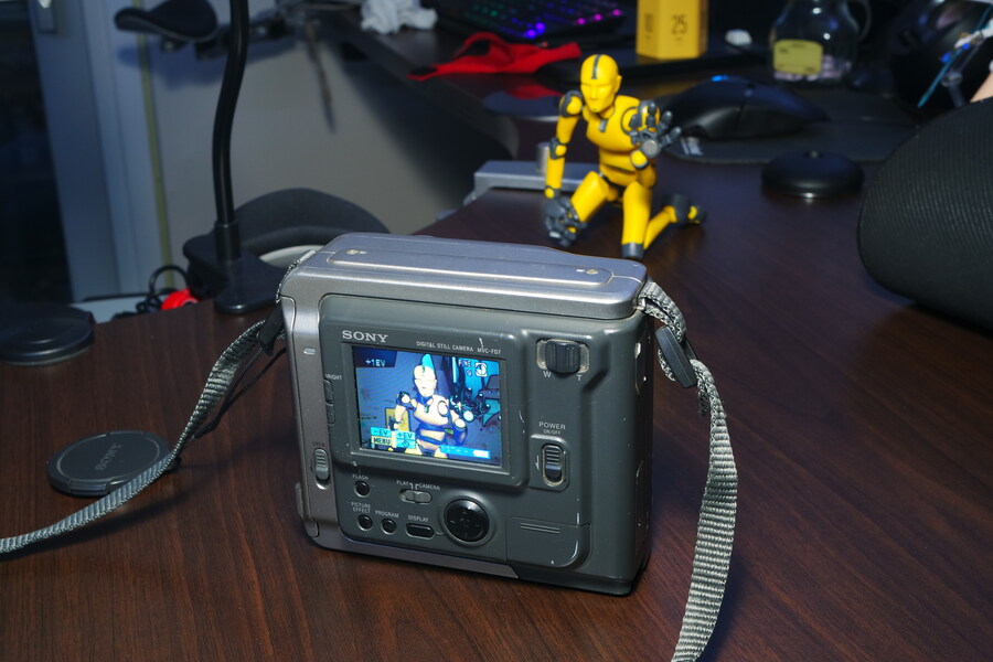 소니 마비카 MVC-FD7_5.jpg