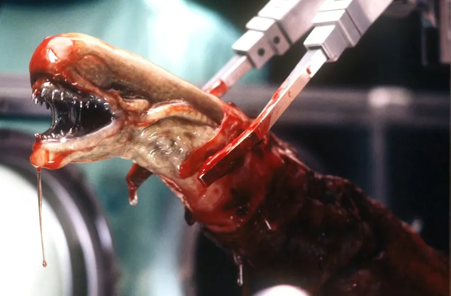 에일리언]검은물질로 논란 해결한 에일리언4_1.webp