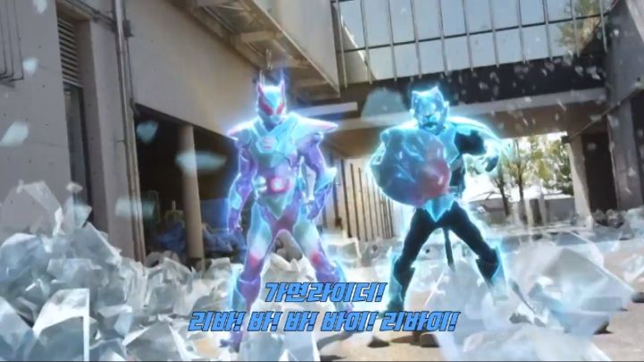 [가면라이더 리바이스] 파워 인플레에 밀려난 폼이 활약하다_7.jpg