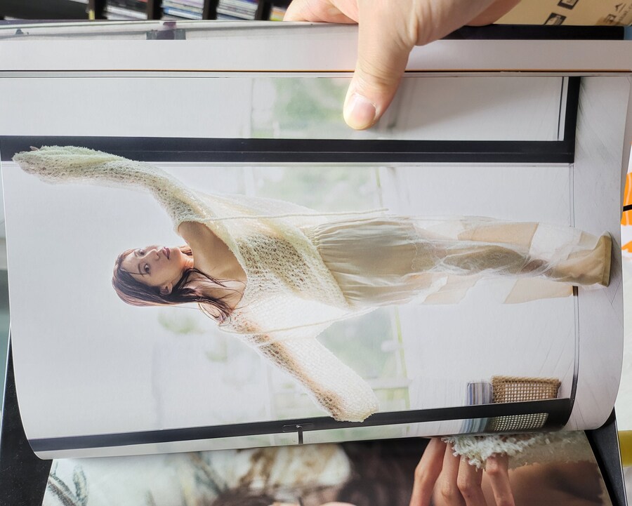 山岸あや花(야마기시 아야카) 사진집 斐色(AYAIRO)_6.jpg