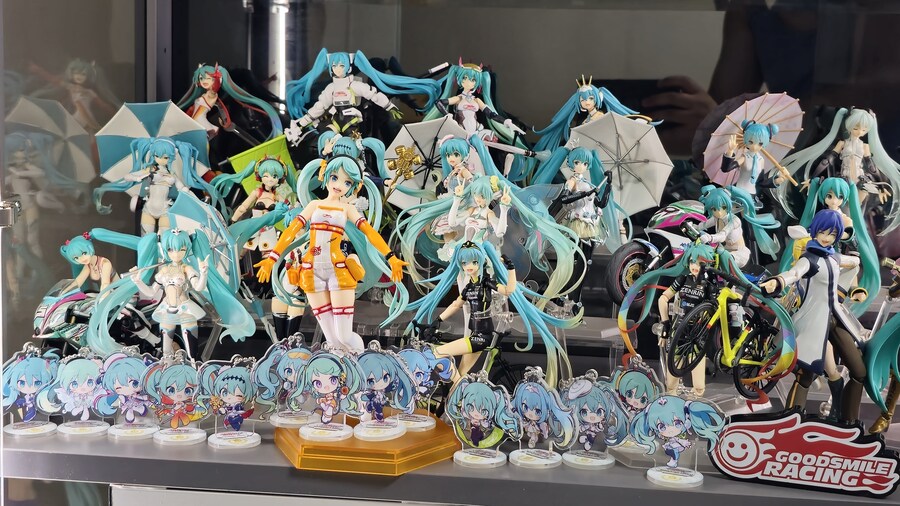 맥스팩토리)figma 레이싱 미쿠 장식칸 및 figma 장식장._3.jpg