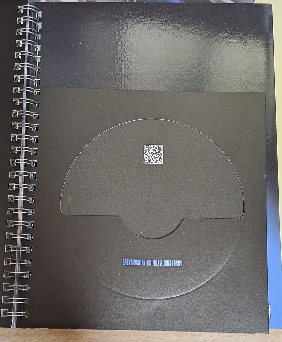 BABYMONSTER 1st FULL ALBUM [DRIP] BINDER Ver._25.jpg