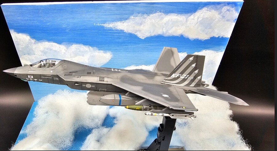 아카데미 KF-21 블럭3 가상 개조 제작 .완성기_5.png