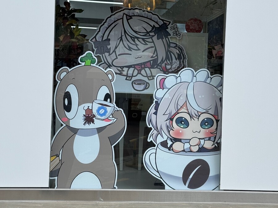 명동의 최첨단 IT 기술과 최고급 커피가 있는 카페_1.jpg