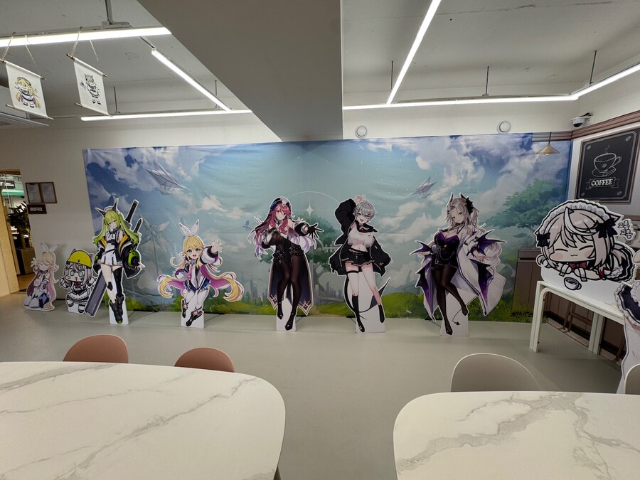 명동의 최첨단 IT 기술과 최고급 커피가 있는 카페_17.jpg