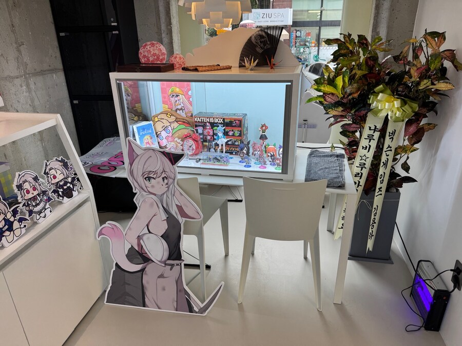 명동의 최첨단 IT 기술과 최고급 커피가 있는 카페_19.jpg