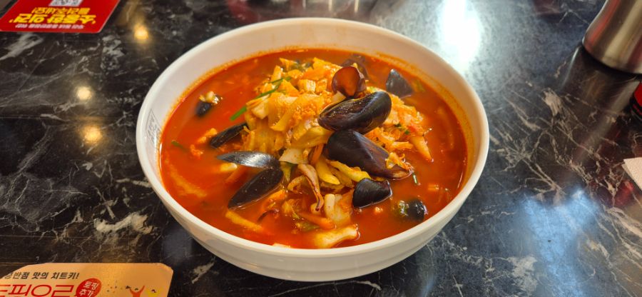 홍콩반점 0410에서 짬뽕 곱빼기를 먹어봤습니다. (feat. 코카콜라)_5.jpg