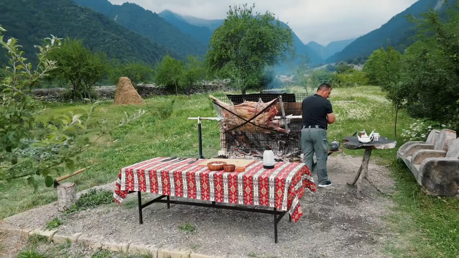 1200파운드(544kg) 황소 통째로 굽는 유튭 썸네일_2.png