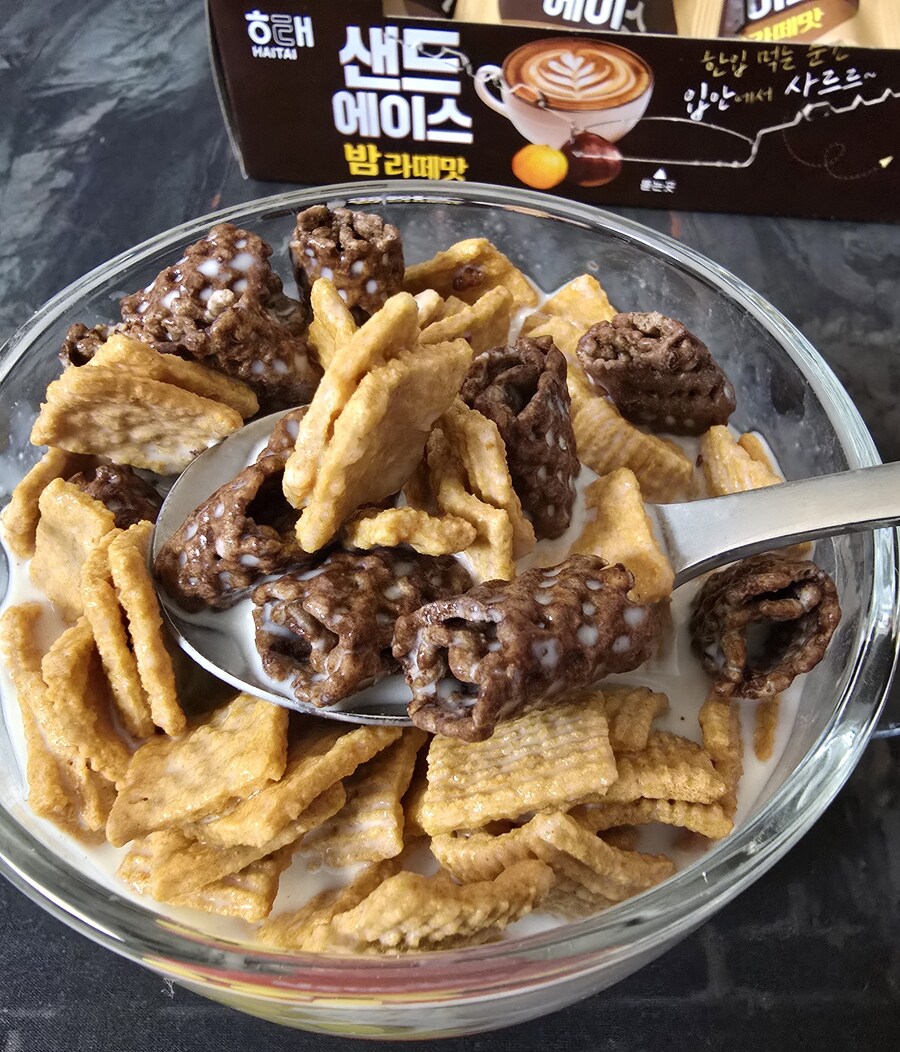 [신제품] 해태 샌드에이스 밤 라떼맛_4.jpg