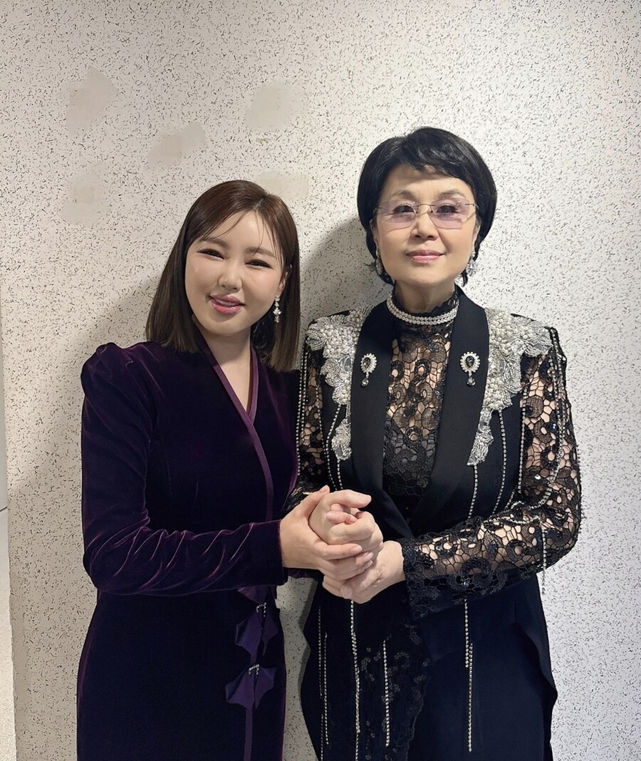 송가인, 심수봉 콘서트 게스트 출격 “영광”_1.jpg