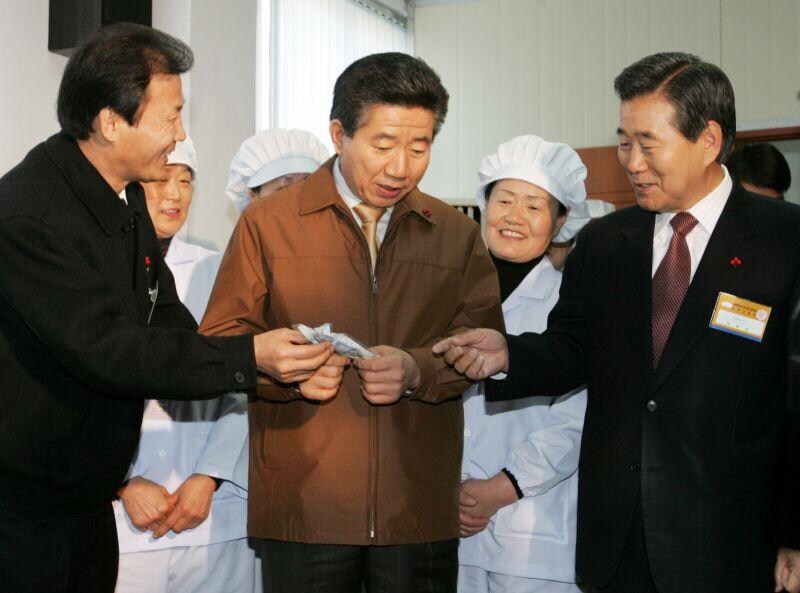 노무현 전 대통령) 20년 전 오늘 찍힌 사진들.jpg_24.jpg