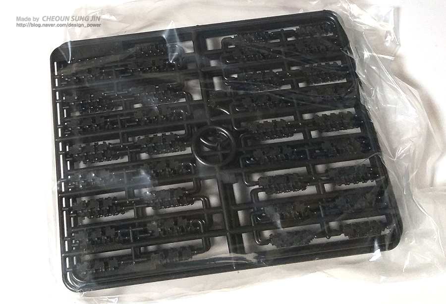 GERMAN PANTHER G Track Link Set 타미야 프라모델_2.jpg