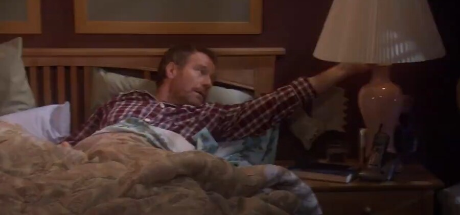 말콤네 좀 말려줘) 악몽을 꾼 말콤 아빠_32.png