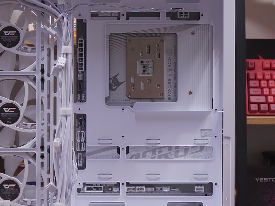 가장 레퍼런스적인 3면 컴퓨터 어항케이스! - 다크플래쉬 DQX80_48.jpg