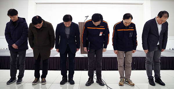 ???: 외국 기업은 저러는데 우리나라 기업은 왜이리 ㅂㅅ임?.jpg_1.jpg