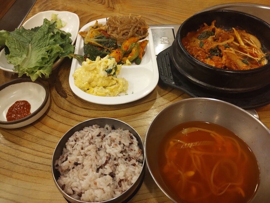 제육쌈밥이 있었는데요._1.jpg