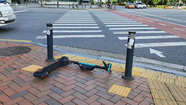 이거 타면 나 병.신이오 라고 광고하는 거_2.jpg