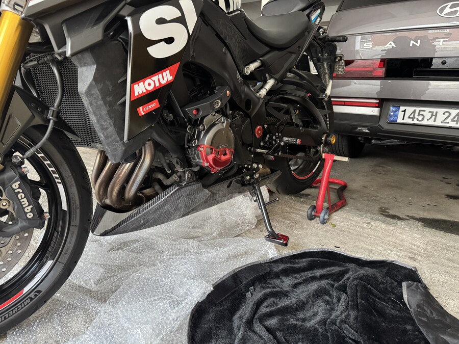 언더카울 장착 GSX S-1000_6.jpg