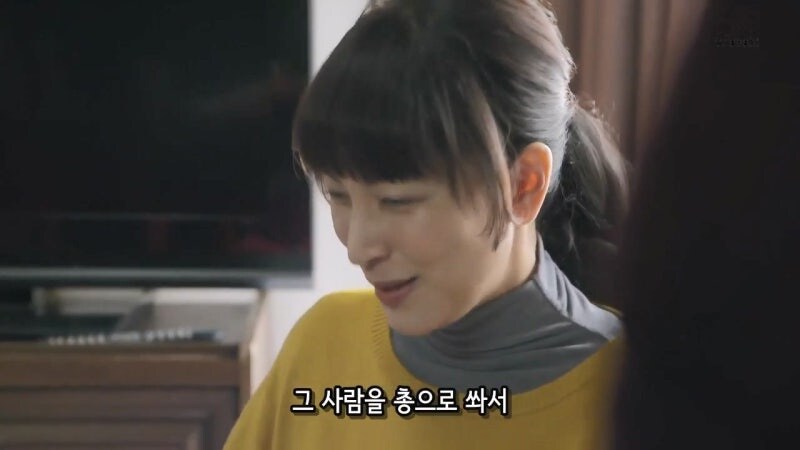 이런시간에 일도 안하고 남자들이랑 노가리 까고 있는거야 아줌마?_18.jpg