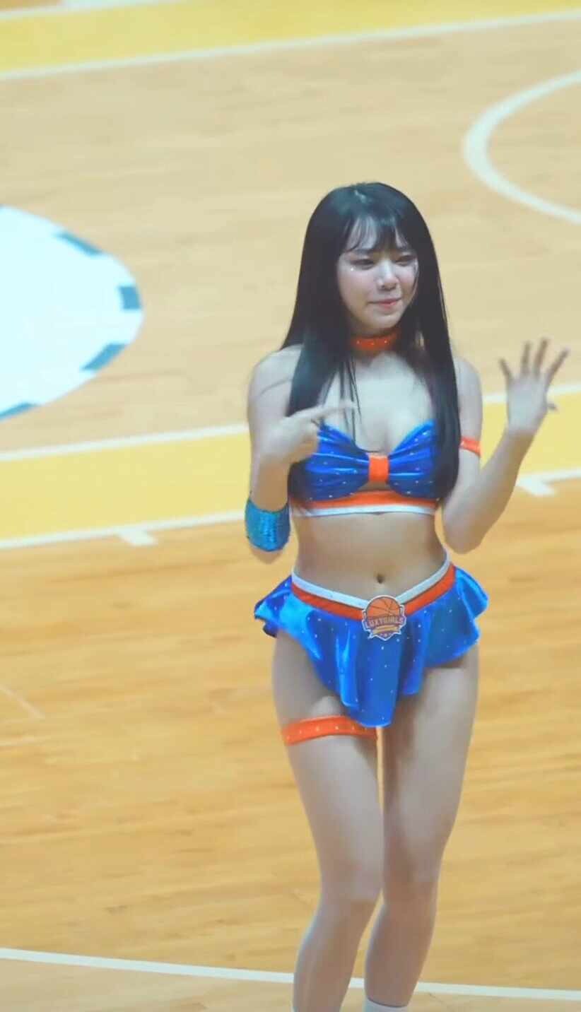 전체연령 관람가 치어리더 누나.JPG_1.jpg