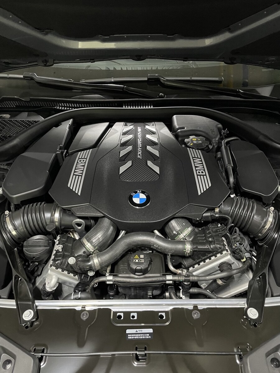 BMW m850i 그란쿠페_5.jpg