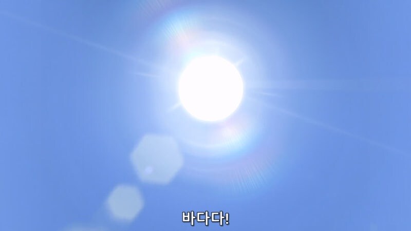 여름 바닷가에서 음란한 몸매를 과시하는 20살 전문대생_1.jpg