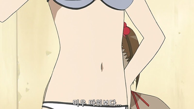 여름 바닷가에서 음란한 몸매를 과시하는 20살 전문대생_9.jpg