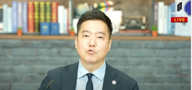 심연을 너무 깊게 바라보면 안되는 이유.._3.png