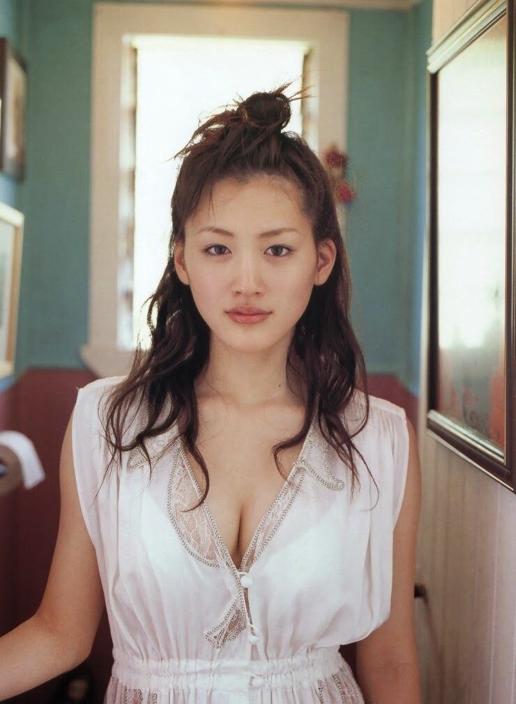 일본 탑티어 여배우가 흑역사로 생각한다는 그라비아 모델 시절_7.jpg