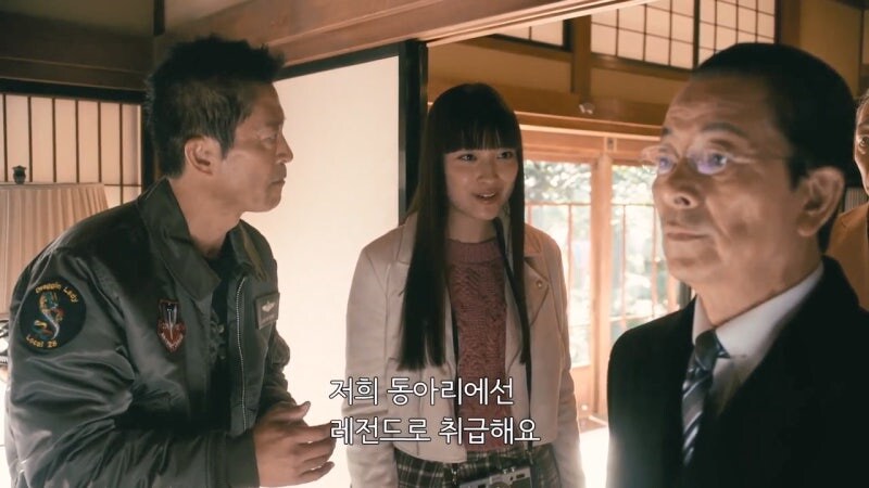 학창시절에 썼던 흑역사가 아직도 굴러다니는걸 알게된 형사아저씨_15.jpg