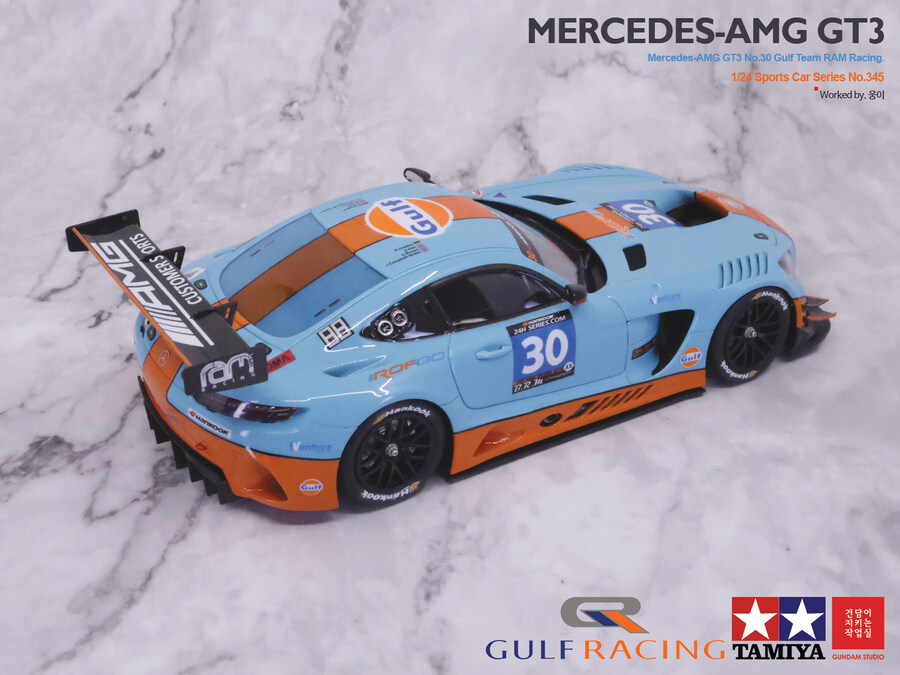 1/24 Mercedes Benz AMG-GT3 No.30 Gulf Racing_22.jpg
